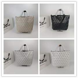 Picture of Issey Miyake Handbags _SKUfw209926239fw